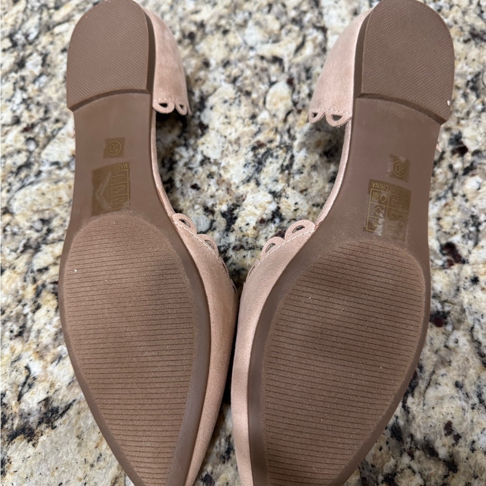 Journee Collection NWT Women's 10 Cream Scalloped Pointy Toe Nude Tan Flats - Picture 5 of 6
